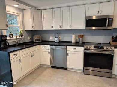 125 Sawkill Ave unit L, Milford, PA 18337 - photo 4