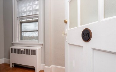 118 Ruggles Ave unit 300, Newport, RI 02840 - photo 2