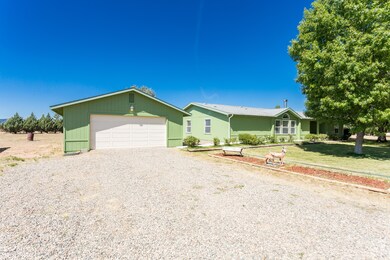 1107 W Saddle Rd, Paulden, AZ 86334 - photo 2
