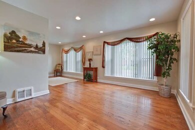 unlisted-address, Westchester, IL 60154 - photo 2