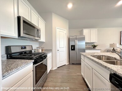 1813 W Vandalia St, Broken Arrow, OK 74012 - photo 5