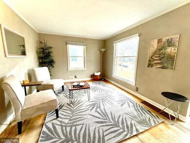 Living room w/large front window