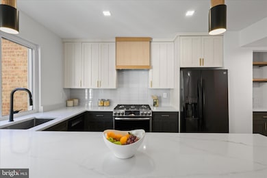 11152 Forest Edge Dr, Reston, VA 20190 - photo 6