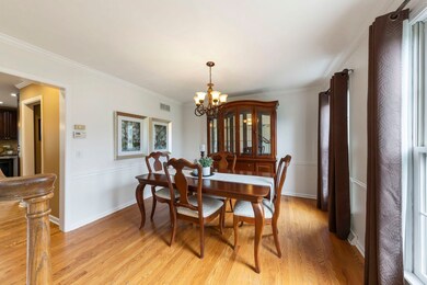 405 Bluegrass Dr, Wheaton, IL 60189 - photo 4