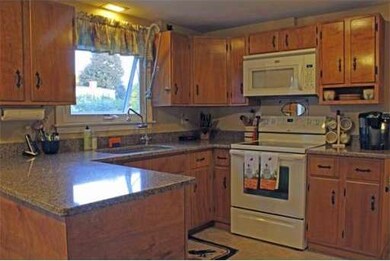 8 Stone Ridge Ln, Greenfield, MA 01301 - photo 7