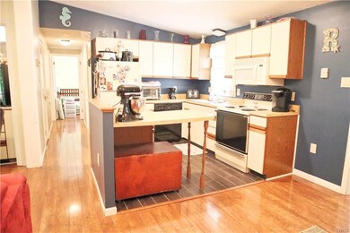Kitchen storage is utilized efficiently!