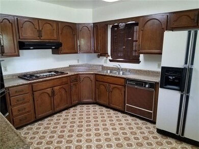 321 Riverside Dr, El Paso, TX 79915 - photo 4