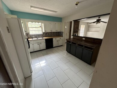 8075 Bramble Ct, Jacksonville, FL 32210 - photo 7