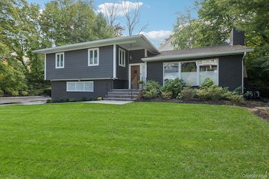 33 Scudders Ln, Glen Head, NY 11545 - photo 4