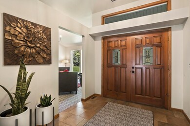 5. Foyer