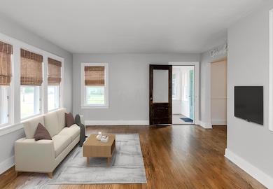631 S Main Virtual Living Room Second An