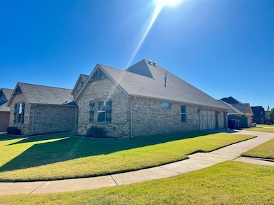 11748 SW 25th Terrace, Yukon, OK 73099 - photo 3