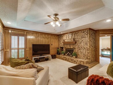 300 Carolyn Dr, Bedford, TX 76021 - photo 4