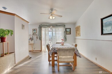 13613 Cedar Cir E, Sumner, WA 98391 - photo 5