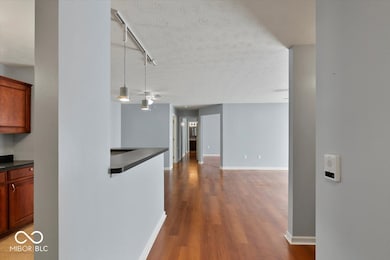 4933 Opal Ridge Ln unit 102, Indianapolis, IN 46237 - photo 3