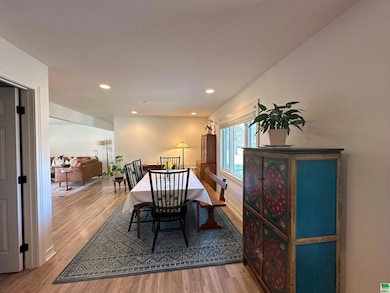 712 Winthrop Cir, Storm Lake, IA 50588 - photo 6