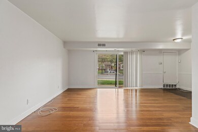 2303 Olson St unit 101, Temple Hills, MD 20748 - photo 5
