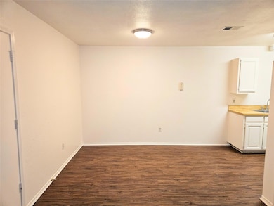 7523 April Ln, North Richland Hills, TX 76182 - photo 4