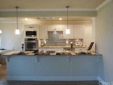 BEAUTIFUL OPEN KITCHEN WITH PLENTY OF ROOM FOR YOU