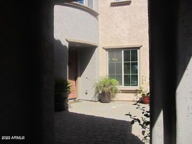 courtyard3