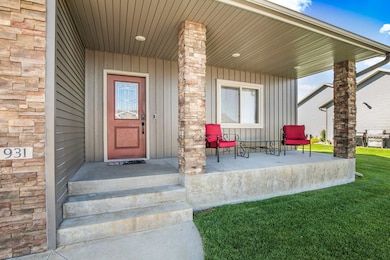 931 Waters Edge Cir, Avon, MN 56310 - photo 2