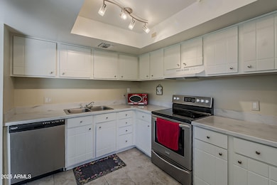12-web-or-mls-Camelback-12