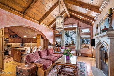 160 Cresta Rd-022-031-Living Room-MLS_Si