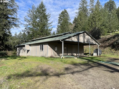 17676 Gardner Ridge Rd, Brookings, OR 97415 - photo 4