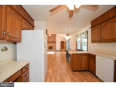 1464 Cornerstone Dr, Pottstown, PA 19465 - photo 7