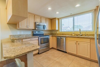 2112 N Stockton Pl (7 of 27)