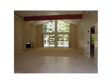Voluminous ceilings and window picture views from 