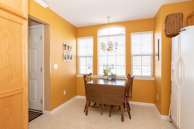 1711 Linden Tr-7
