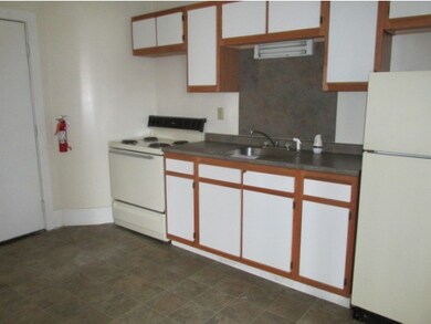 detached garage w/apartment