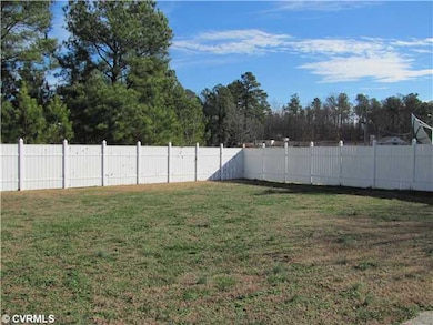 Yard/Garden - Large rear yard fenced!