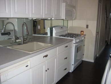 38 Hemlock Ct unit 143, Staten Island, NY 10309 - photo 5