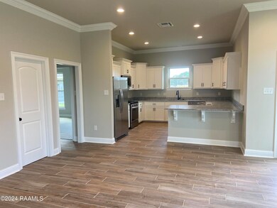 DINING & KITCHEN VIEW