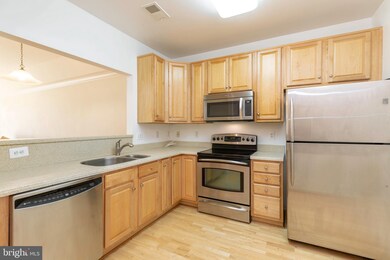 8607 Wintergreen Ct unit 305, Odenton, MD 21113 - photo 6