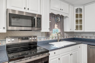 42 Carroll St, Pittsfield, NH 03263 - photo 3