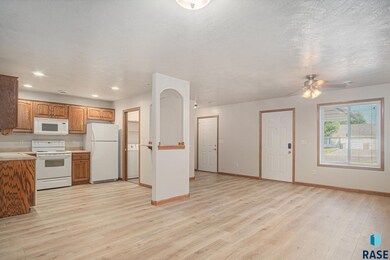 421 9th Ave, Brandon, SD 57005 - photo 6