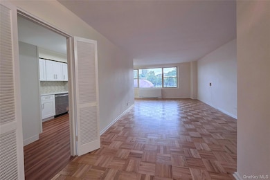 Bay Terrace Cooperative Section XII, Inc. unit 1H, Bayside, NY 11360 - photo 2