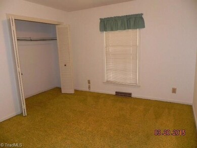 5737 Drake Rd, Greensboro, NC 27406 - photo 5