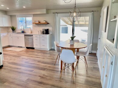 1940 Colorado Ln, Grants Pass, OR 97527 - photo 3