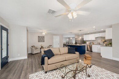 119 E Janisch Rd, Houston, TX 77022 - photo 6