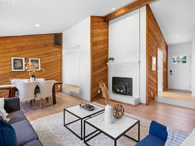 1925 Hillhouse Dr, West Linn, OR 97068 - photo 3