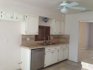 1520 Vista Real Dr, El Paso, TX 79935 - photo 2