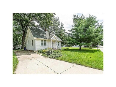 390 30th St SE, Cedar Rapids, IA 52403 - photo 6