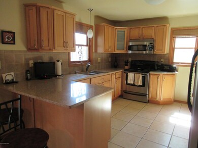 3116 Stroud Wood Cir, Stroudsburg, PA 18360 - photo 6