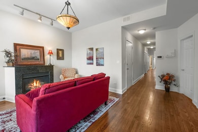 6135 S Greenwood Ave unit 2, Chicago, IL 60637 - photo 2