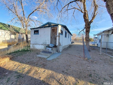 325 & 329 E Second St, Winnemucca, NV 89445 - photo 5