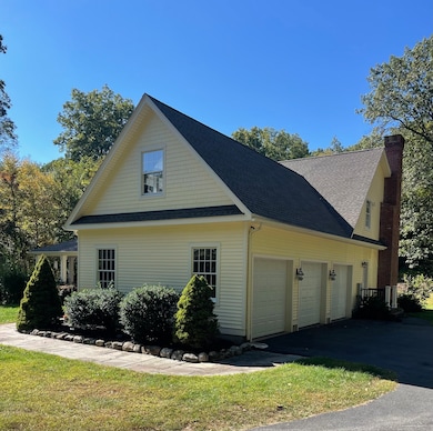 11 Withe Pass, Burlington, CT 06013 - photo 3